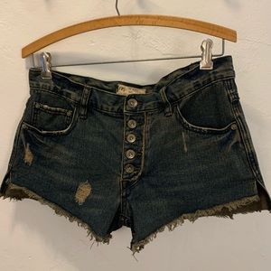 Distressed denim FP shorts🐫